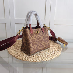 Coach Willow Tote 24 Pebble Khaki Signature Canvas  Ferragens Douradas