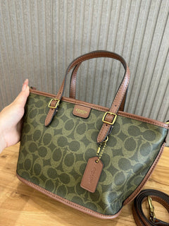 Coach Taxi Tote 21 Signature Green Ferragens Douradas