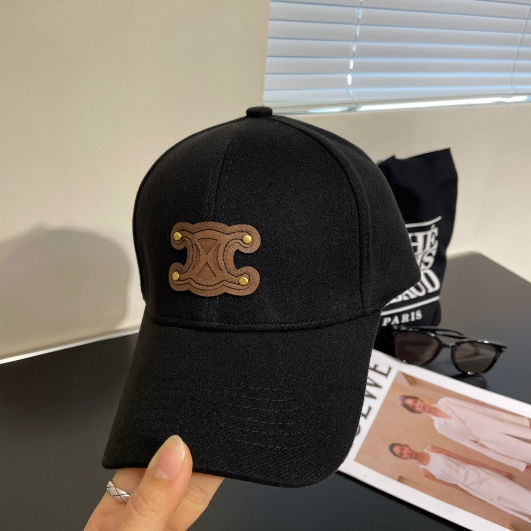 Boné Celine Brown Black