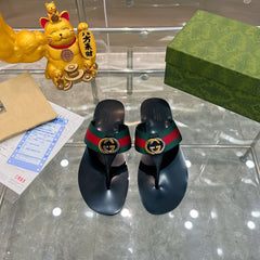 GUCCI Red & Green Kika Thong Sandals (FEMININO)