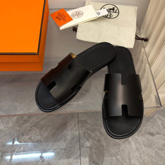Hermes Izmir Sandal Noir Smooth Calfskin Leather.