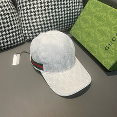Boné Gucci.
