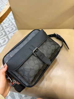Bolsa Transversal Coach Warner em Canvas Signature Black