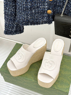 Sandália Interlocking GUCCI