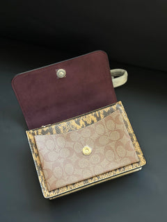 Coach Mini Klare Crossbody Bag Taupe Snake Com Preto Ferragens Douradas