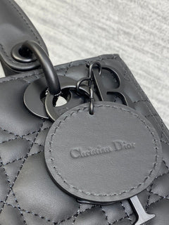 Dior Lady Dior Bag  Preto .