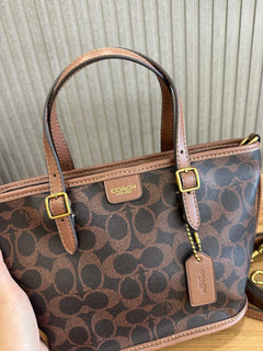 Coach Taxi Tote 21 Signature Brown Ferragens Douradas