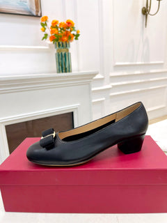 Ferragamo Vara Pump Salto Bloco Baixo Black