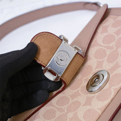 Bolsa Coach Tabby Shoulder Bag 26 in Signature Canvas with Colorblock.