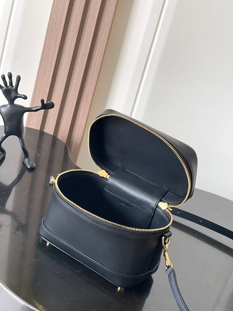 Celine Vanity black