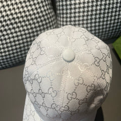 Boné Gucci.