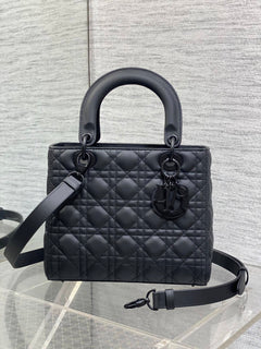 Dior Lady Dior Bag  Preto .