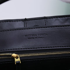 Bottega Veneta Andiamo Bag Large Black .