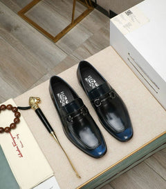 Sapato FERRAGAMO Preto e Azul.