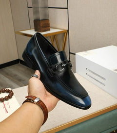 Sapato FERRAGAMO Preto e Azul.